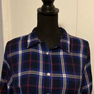 GAP - Boyfriend Fit Plaid Button Up Shirt